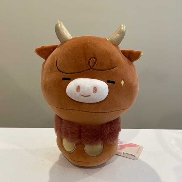 NWT 8” Mewaii Highland Cow Squishy Plush - Picture 1 of 3